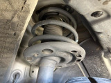 お車を安心してお乗りいただく為には、足回りの定期点検が欠かせません。サービスサポート(有償保証)では無料点検もご提供しており、安心のカーライフをお過ごしいただけるサポート体制が整っています。