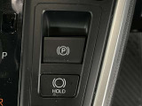 ブレーキを踏んで停車するとブレーキ状態が保持される便利なブレーキホールド付き!