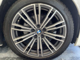 BMWならではの卓越した走りを支えるホイールと足回りです!日本車の走りに慣れている方にもぜひ体感して頂きたいほど、高いレベルでまとまっています!