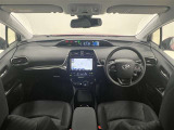 ハイブリッド車で燃費が良く通勤車にもおすすめ!静粛性があり、とても静かで快適!