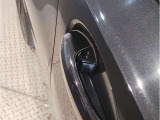 コーナーセンサーが搭載しておりますので、車庫入れの際など、障害物の接近を音で知らせます。