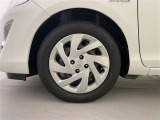 タイヤサイズは 175/65 R15 です。