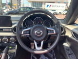 【純正革巻きステアリング】上質な革を使用することで、手にしっかり馴染みとても運転しやすいハンドルです♪