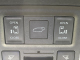 【両側パワースライドドア】スマートキーや運転席のスイッチで後席両側スライドドアの開閉が可能♪電動だから力を入れてドアを開ける必要が無く、小さなお子様でも簡単に開け閉めでき快適です♪
