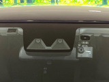【トヨタセーフティセンス】走行中に前方の車両等を認識し、衝突しそうな時は警報とブレーキで衝突回避と被害軽減をアシスト。より安全にドライブをお楽しみいただけます。