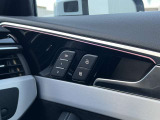 シートメモリー機能付き。運転手が変わっても、ボタン1つでスムーズにポジション設定できます