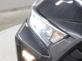LEDヘッドライトには「オートマチックハイビームシステム」を搭載。夜間走行時にハイビームで走行可能と判断した場合、ロービームとハイビームを自動的に切り替え、前方視界確保をアシストします。
