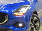 LEDヘッドライトです。デザイン性がよくとても明るいので、夜間の走行や悪天候でも安心です。しかも長寿命!