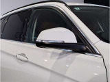 ドアミラーにはLEDウインカーが埋め込まれており、対向車からの視認性を高めております。