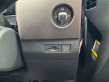 運転席からハッチゲートの開閉が出来ます