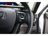 Hondaセンシングの機能のひとつ、アダプティブクルーズコントロール付!アクセルから足を離しても設定したスピードと前車との車間を保ち走行してくれます!車線維持もアシスト☆高速道路で疲労軽減ですね☆
