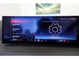 クルマの頭脳ともいえる、管理システム、iDrive。ナビだけではなく、オーディオ操作や車両情報の表示などをコントロールできます。便利さと安全性の向上にも繋がっています。