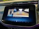 バックカメラにより駐車時の後方確認も楽にできます。