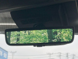 【デジタルインナーミラー】後席の大きな荷物や同乗者で後方が確認しづらい時でも安心!カメラが撮影した車両後方の映像をルームミラー内に表示。クリアな視界で状況の確認が可能です!