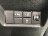 使いやすいレイアウトのダッシュボード周辺です。オートエアコンや小物入れなど嬉しい装備が満載です。