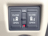 【両側パワースライドドア】スマートキーや運転席のスイッチで後席両側スライドドアの開閉が可能♪電動だから力を入れてドアを開ける必要が無く、小さなお子様でも簡単に開け閉めでき快適です♪