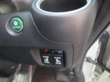 パワースライドは両側とも運転席から開閉できます。いたずら防止のためオフにすることもできます。