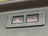 【パワーバックドア】スマートキーや運転席のボタンを押すだけでリアゲートが自動で開閉します!荷物を持っている時や、高い位置にあるバックドアを閉める際に便利な機能です♪