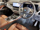 ☆センターパネルを運転席側に僅かに傾けたBMW独特のインパネ☆【駆け抜ける歓び】はここからもスタートしております☆