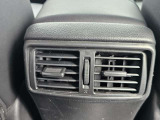 後席にエアコンの吹き出し口があるので、暑い夏場でも後席乗車が快適!
