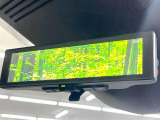 【インテリジェントルームミラー】後席の大きな荷物や同乗者で後方が確認しづらい時でも安心!カメラが撮影した車両後方の映像をルームミラー内に表示。クリアな視界で状況の確認が可能です!