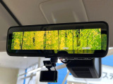 【デジタルルームミラー】後席の大きな荷物や同乗者で後方が確認しづらい時でも安心!カメラが撮影した車両後方の映像をルームミラー内に表示。クリアな視界で状況の確認が可能です!