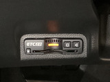ハンドルの左下にETC2.0がついています。高速道路の料金所の通過も楽々です。 カードの取り出しもしやすい場所についています。