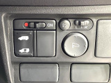 【パワースライドドア】スマートキーや運転席のスイッチでスライドドアの開閉が可能♪電動だから力を入れてドアを開ける必要が無く、小さいお子様でも、重い荷物を持っている時もラクに開け閉めできます♪