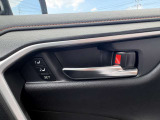 運転席パワーシートのポジションをメモリーできます。