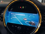 バックカメラ搭載!駐車時も安心ですね!