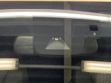 【トヨタセーフティセンス】走行中に前方の車両等を認識し、衝突しそうな時は警報とブレーキで衝突回避と被害軽減をアシスト。より安全にドライブをお楽しみいただけます。