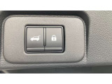 オートバックドア(ハンズフリー機能、挟み込み防止機構付)