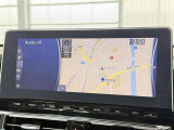 【ナビ画面】主に地図を表示し、目的地へのルート案内や渋滞情報などを表示するために使われます。