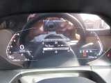 フル液晶を採用したメーターパネル。運転状況やお好みにより3種類のスタイルから表示を選べます。