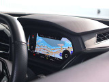 内装はシンプルに使い勝手を考え作られています。お車を運転する感覚をダイレクトに体感して頂けます。室内も広くロングドライブにも快適にお過ごしいただけます。