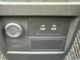 USB・マイクロUSB・シガーソケット付いていて電源を取るのに便利です。