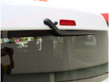 自社工場を3拠点完備しております。重整備やカスタムを始め、ご購入後のお車のメンテナンスも弊社にお任せください。