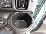 運転席右側のドリンクホルダーです。