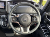 【ステアリングスイッチ】運転中、前方から目線をそらすことなく、オーディオ等の操作が可能な便利機能!安心&快適なドライブを演出してくれます♪