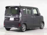 ◆インテリアパネル◆視界広々で非常に運転しやすくロングドライブでも疲れを感じさせないすっきりとまとまったインパネ周りです。
