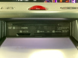 ディスプレイオープンで音楽CD、DVDが再生可能です。※オーディオ類は保証対象外となります。
