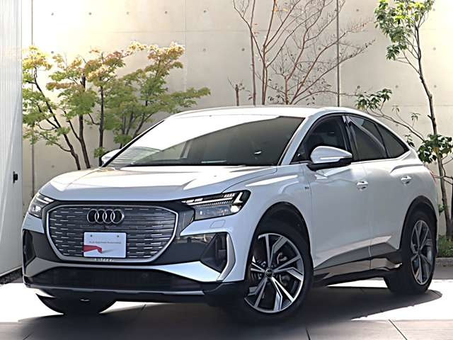 Q4スポーツバックe-tron 40 Sライン