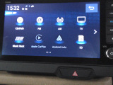 フルセグTV搭載。CD/DVD再生、Bluetoothオーディオに対応しています。