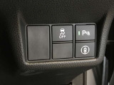 当店3階PDIセンターによる室内ルームクリーニング・除菌を全車に実施!オプションにてボディーコーティングも格安で施工致します★