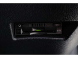 ETC車載器を装備していますので、高速道路の料金所をスムーズに通過。料金もお得になる場合があります。