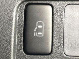 【パワースライドドア】スマートキーや運転席のスイッチでスライドドアの開閉が可能♪電動だから力を入れてドアを開ける必要が無く、小さいお子様でも、重い荷物を持っている時もラクに開け閉めできます♪