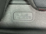 【BSI装備です♪】ブラインドスポットインフォメーショは、走行中の死角になりやすい自車の斜め後方車両を検知し、ドライバーへ注意を促すことで運転負荷を軽減する機能です♪