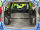 普段のお買い物や通勤、送迎等に十分な荷室スペースを確保しております。セカンドシートを倒すと、大きな荷物の積載も可能です♪