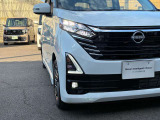 アラウンドビューモニターです!上空から貴方のお車をモニタニングしている様に車両の周りの安全確認が出来ます!