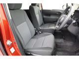 長時間の運転でも安定した姿勢を保てるホールド性のあるシートを採用